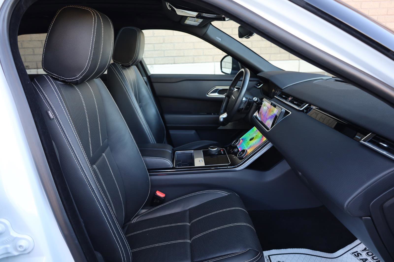 Used 2020 Land Rover Range Rover Velar S image 32