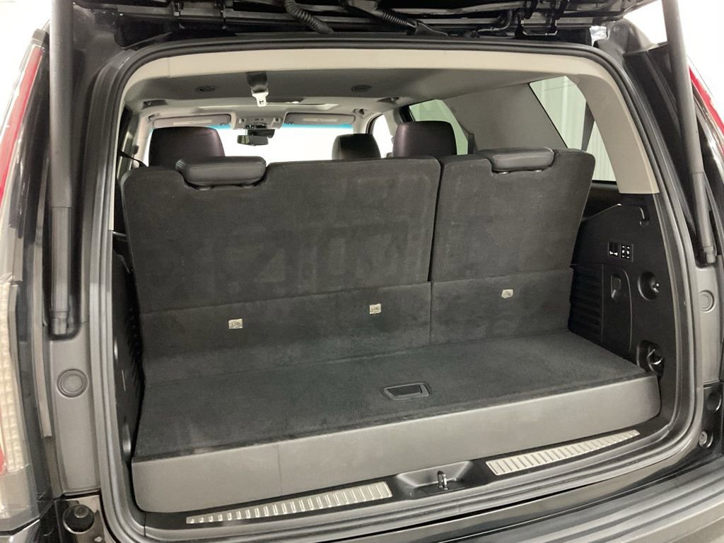 Used 2019 Cadillac Escalade Luxury image 24