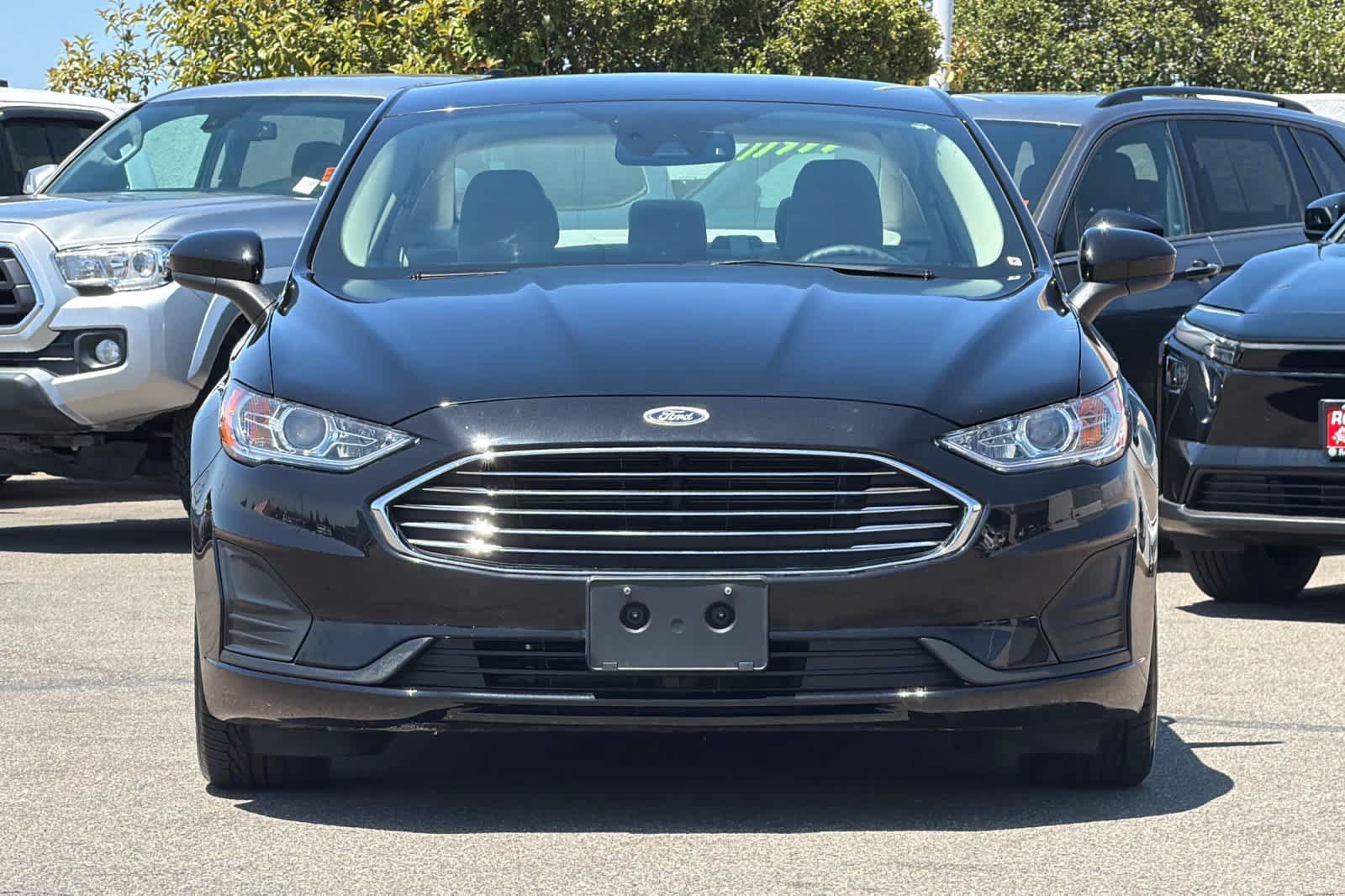 Used 2020 Ford Fusion SE FWD image 10