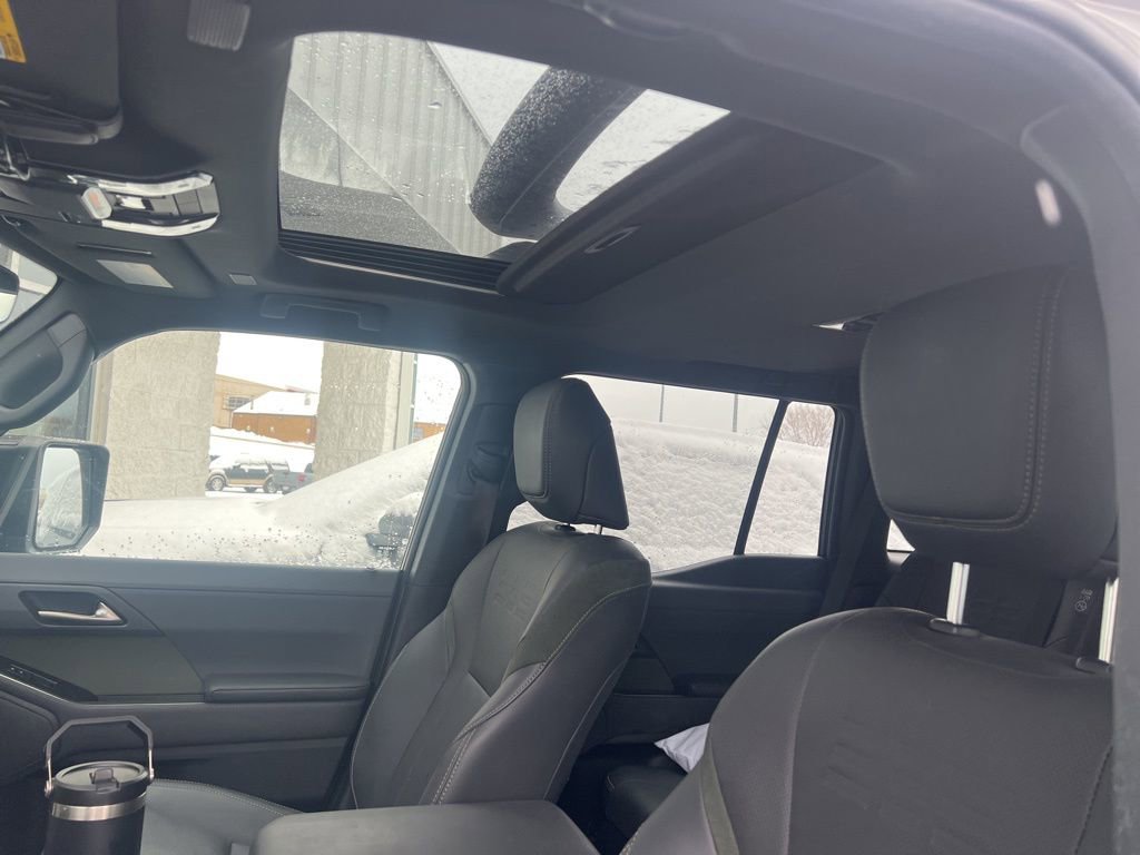 Used 2024 Lexus GX 550 image 8