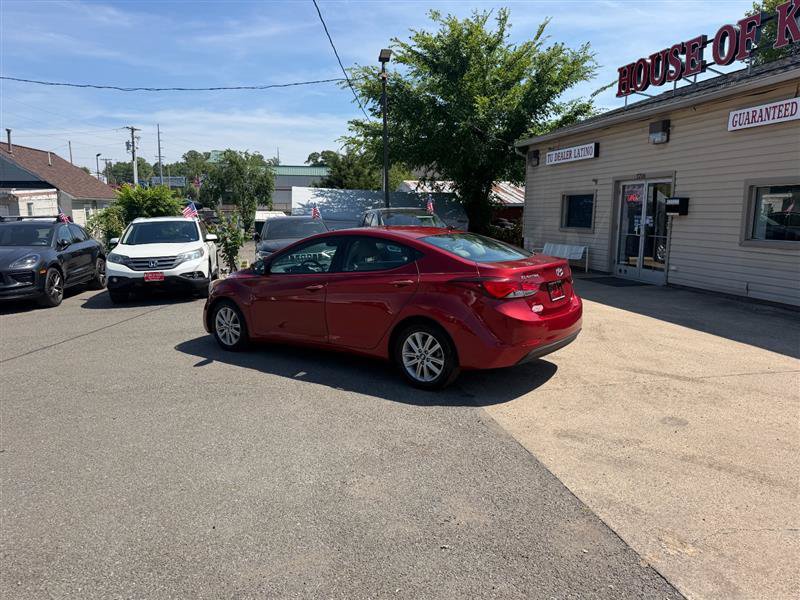 Used 2016 Hyundai Elantra SE w/ Option Group 02 FWD image 2