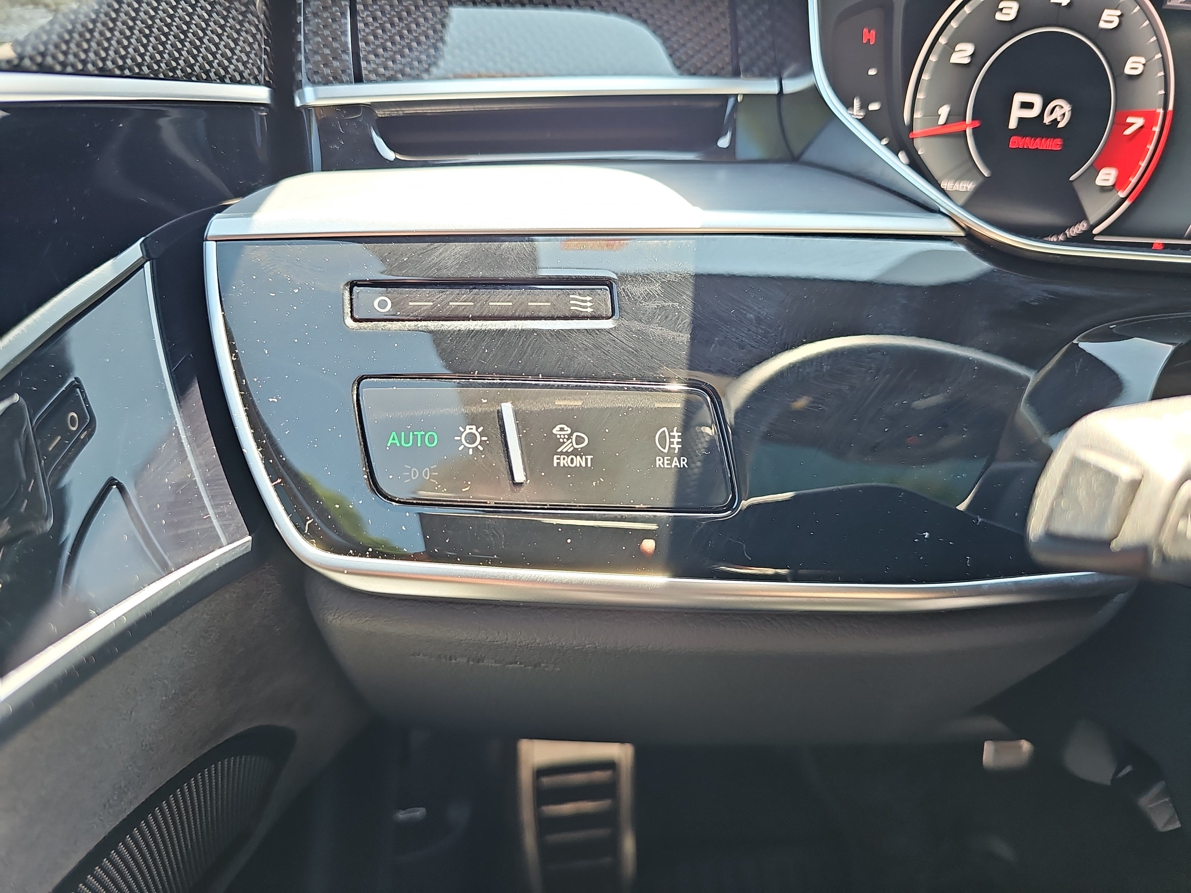 Used 2025 Audi S8 AWD/4WD image 27