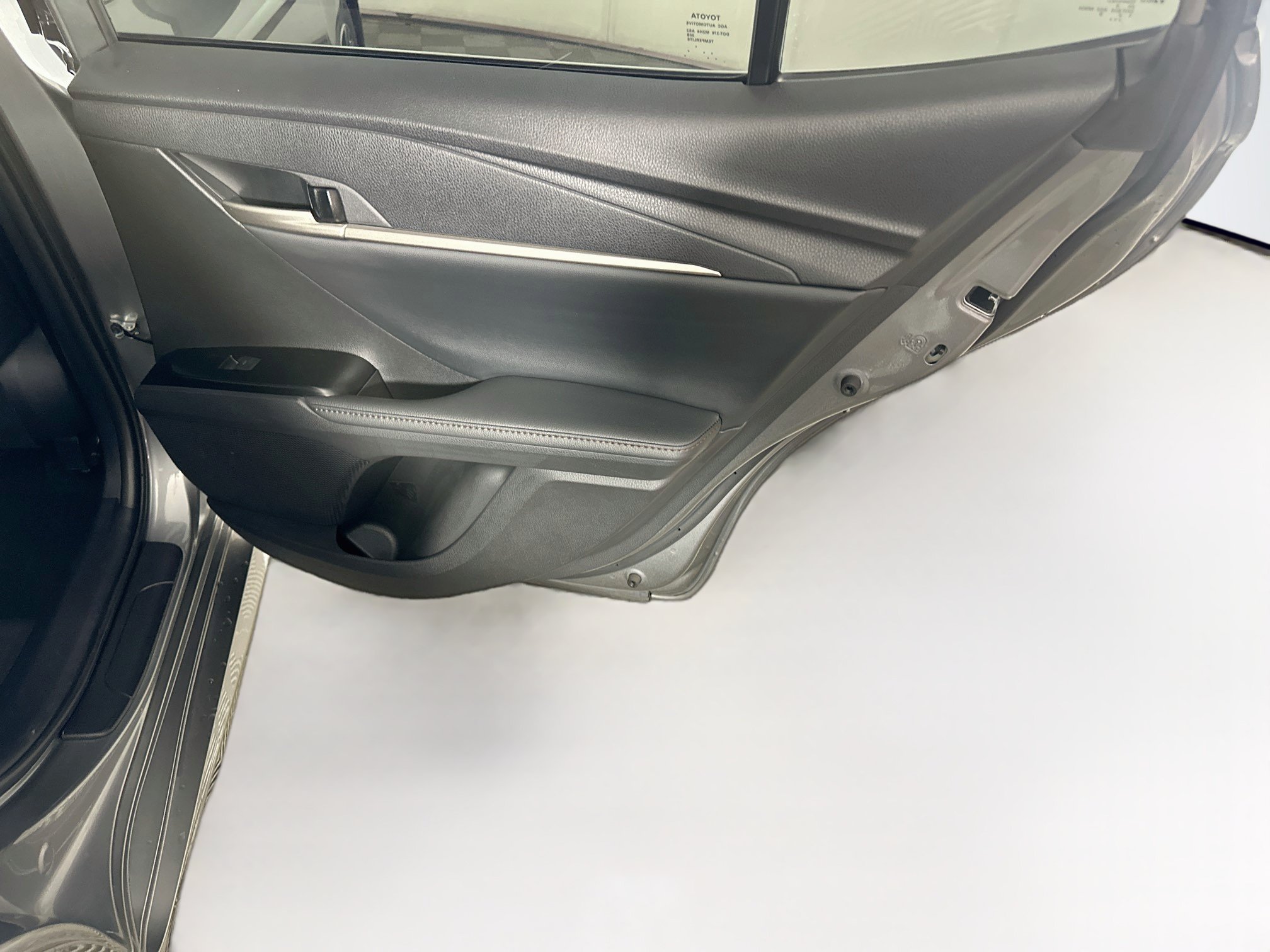 Used 2025 Toyota Camry XLE FWD image 31