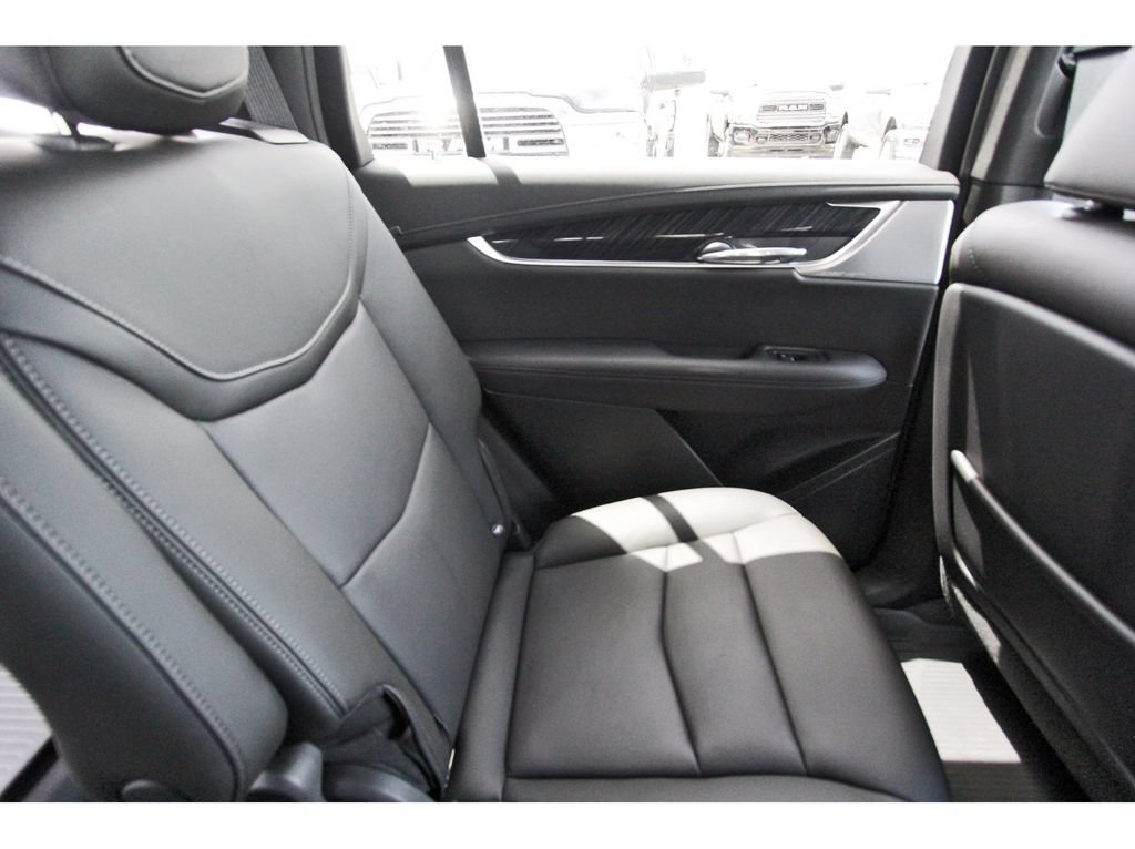 New 2024 Cadillac XT6 Premium Luxury w/ Technology Package FWD image 11