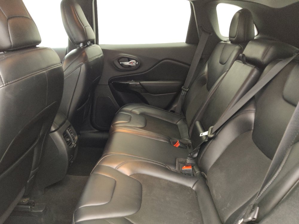 Used 2020 Jeep Cherokee Latitude Plus FWD image 18
