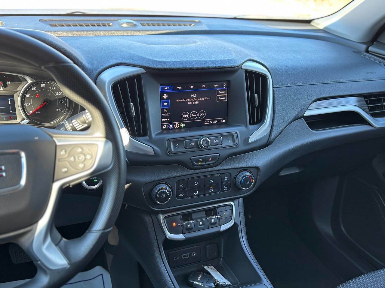 Used 2024 GMC Terrain SLE image 23