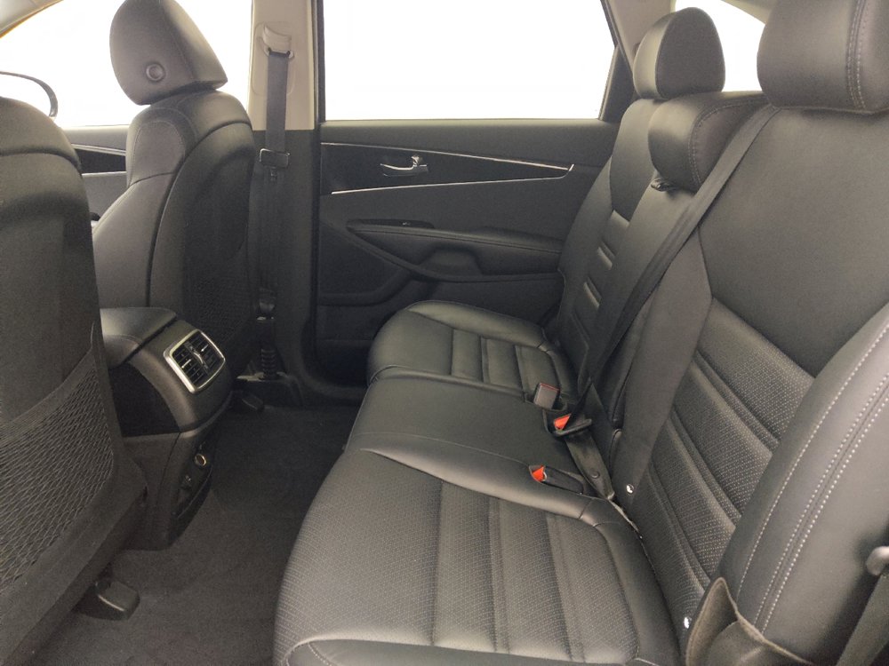 Used 2019 Kia Sorento EX FWD image 18