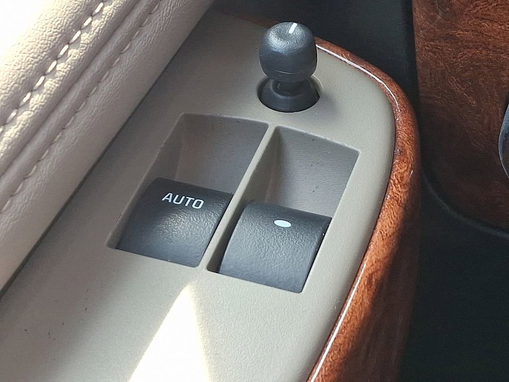 Used 2018 Chevrolet Express 2500 w/ Enhanced Convenience Package image 26