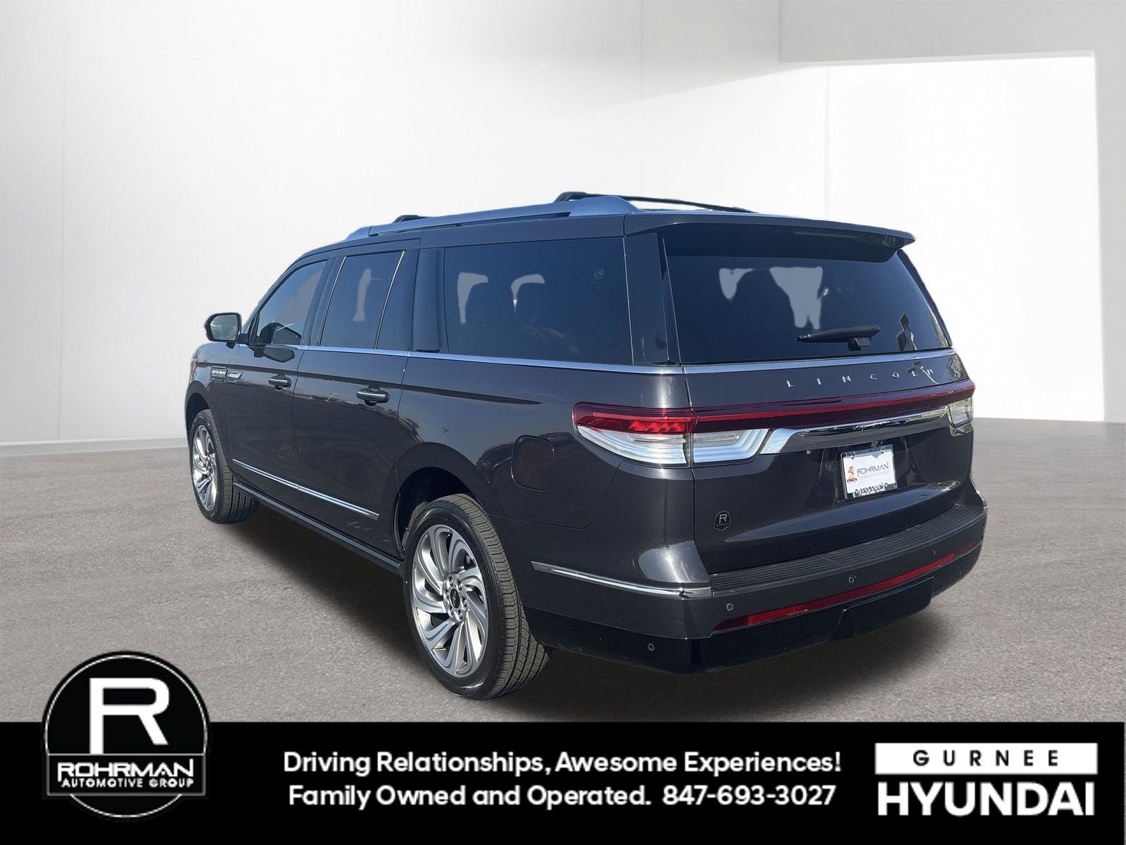 Used 2023 Lincoln Navigator L Reserve image 7