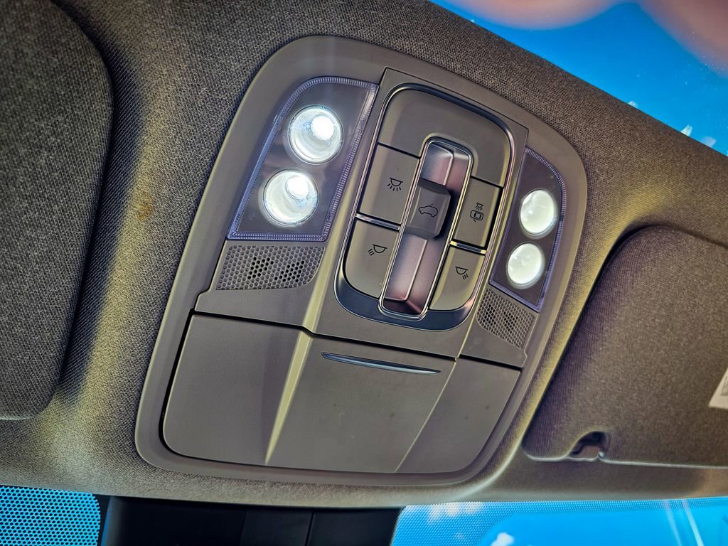 Used 2020 Hyundai Santa Fe SEL image 28