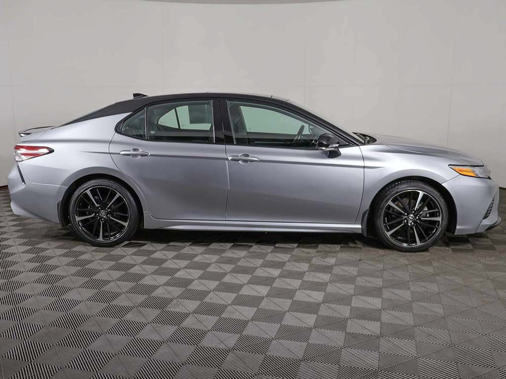 Used 2020 Toyota Camry XSE FWD image 18