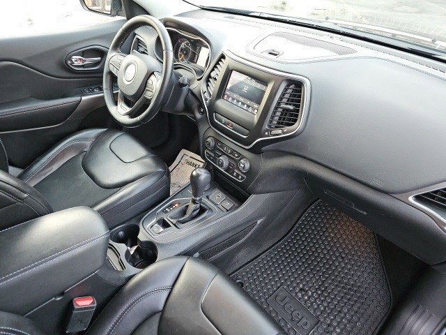 Used 2019 Jeep Cherokee Latitude Plus w/ Cold Weather Group image 14