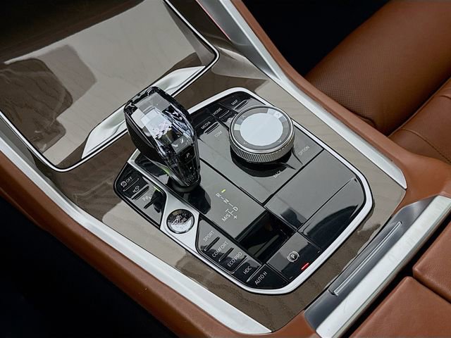 Used 2022 BMW X6 xDrive40i w/ Executive Package image 17