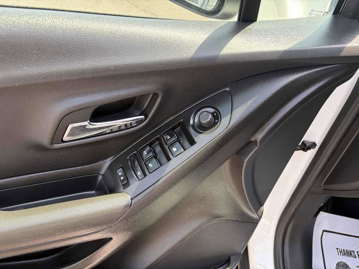 Used 2020 Chevrolet Trax LS w/ Tint and Cruise Package FWD image 14