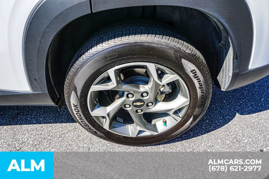 Used 2025 Chevrolet Trax LT FWD image 16