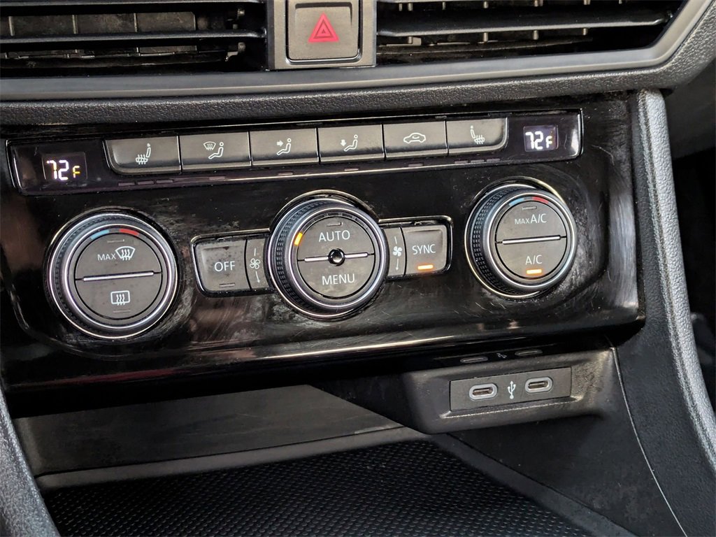 Used 2024 Volkswagen Jetta SE image 17