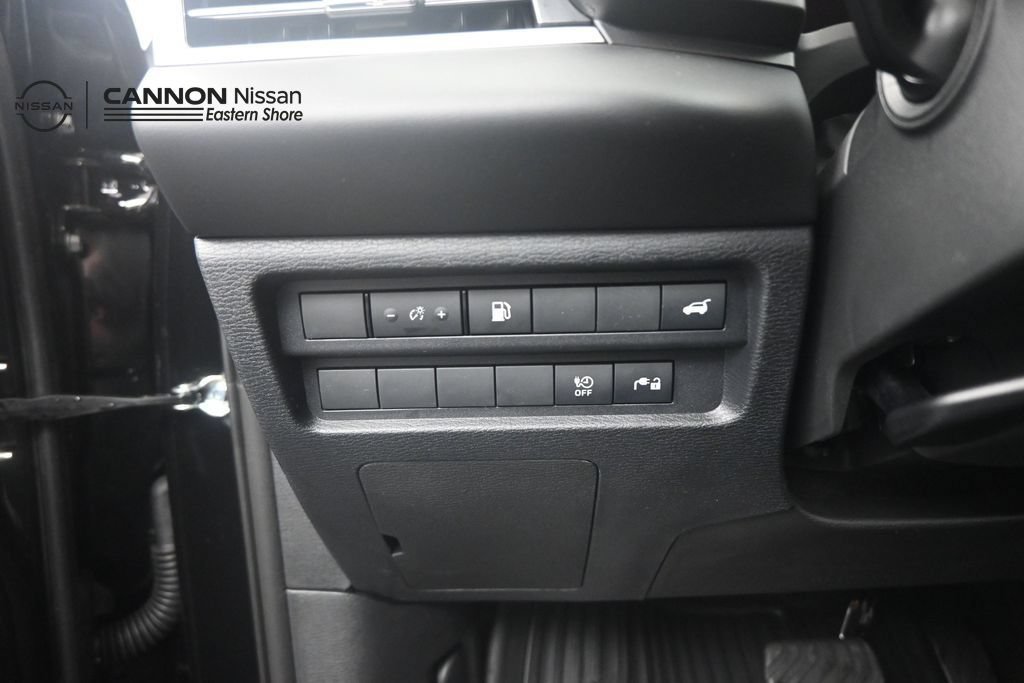 New 2026 Nissan Rogue SL AWD/4WD image 16
