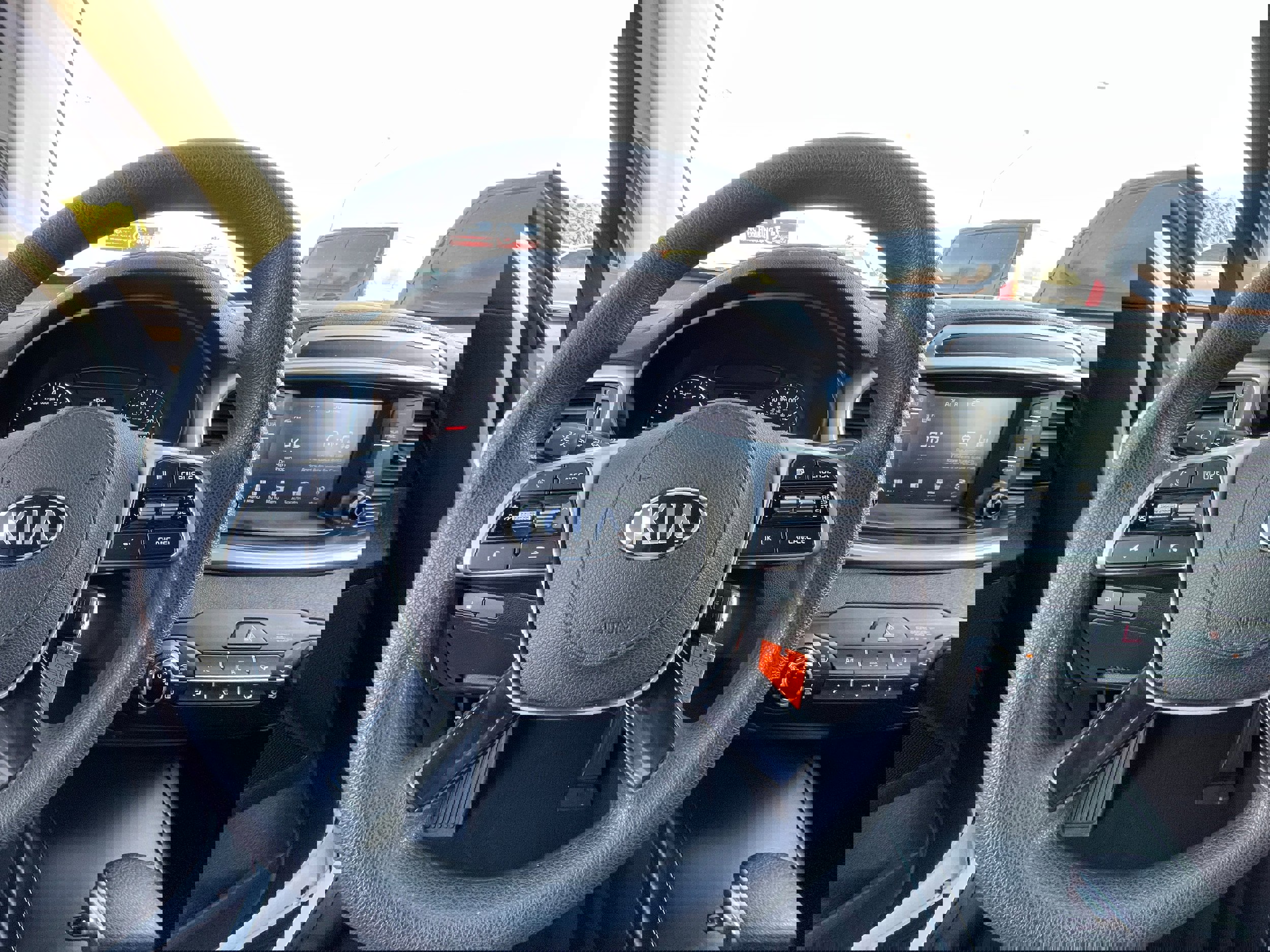 Used 2019 Kia Sorento LX image 16