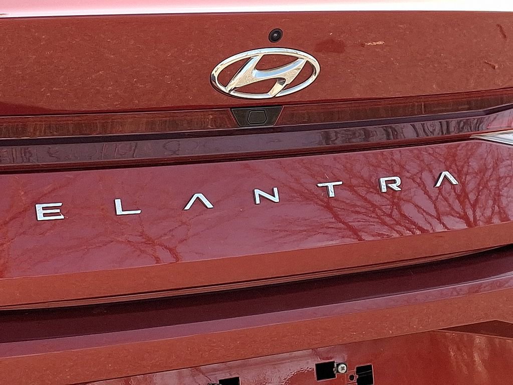 Used 2023 Hyundai Elantra SEL w/ Convenience Package image 29