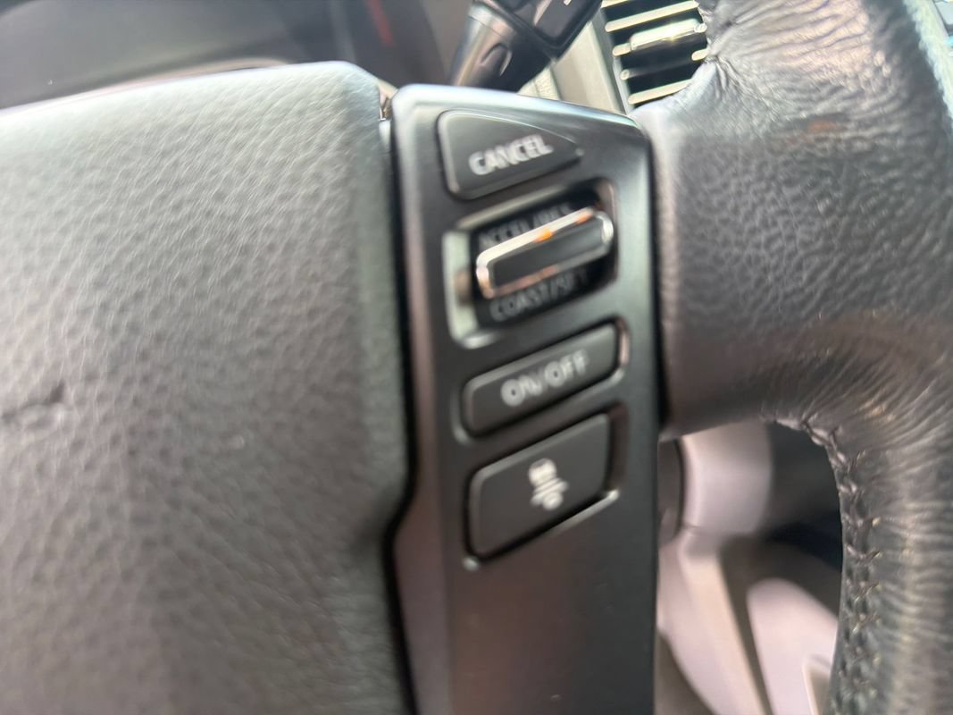 Used 2023 Nissan Titan SV w/ SV Convenience Package RWD image 13