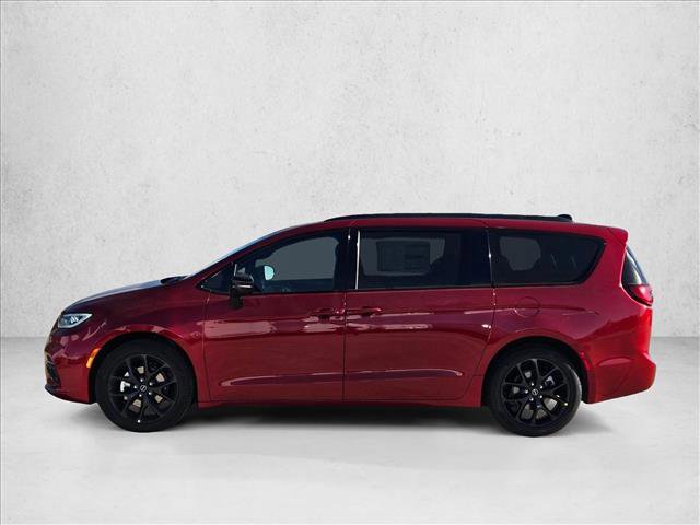 New 2026 Chrysler Pacifica Limited image 8