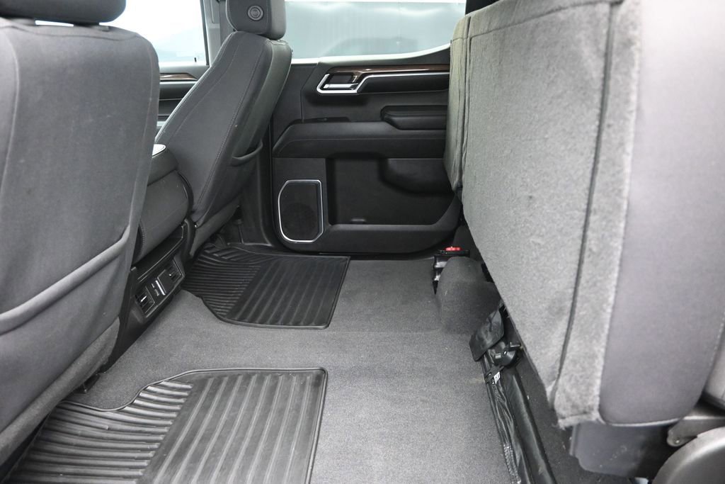 Used 2023 Chevrolet Silverado 1500 LT AWD/4WD image 16