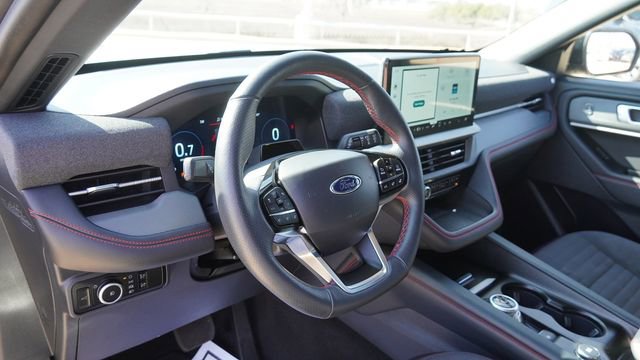 Used 2025 Ford Explorer ST-Line AWD/4WD image 18