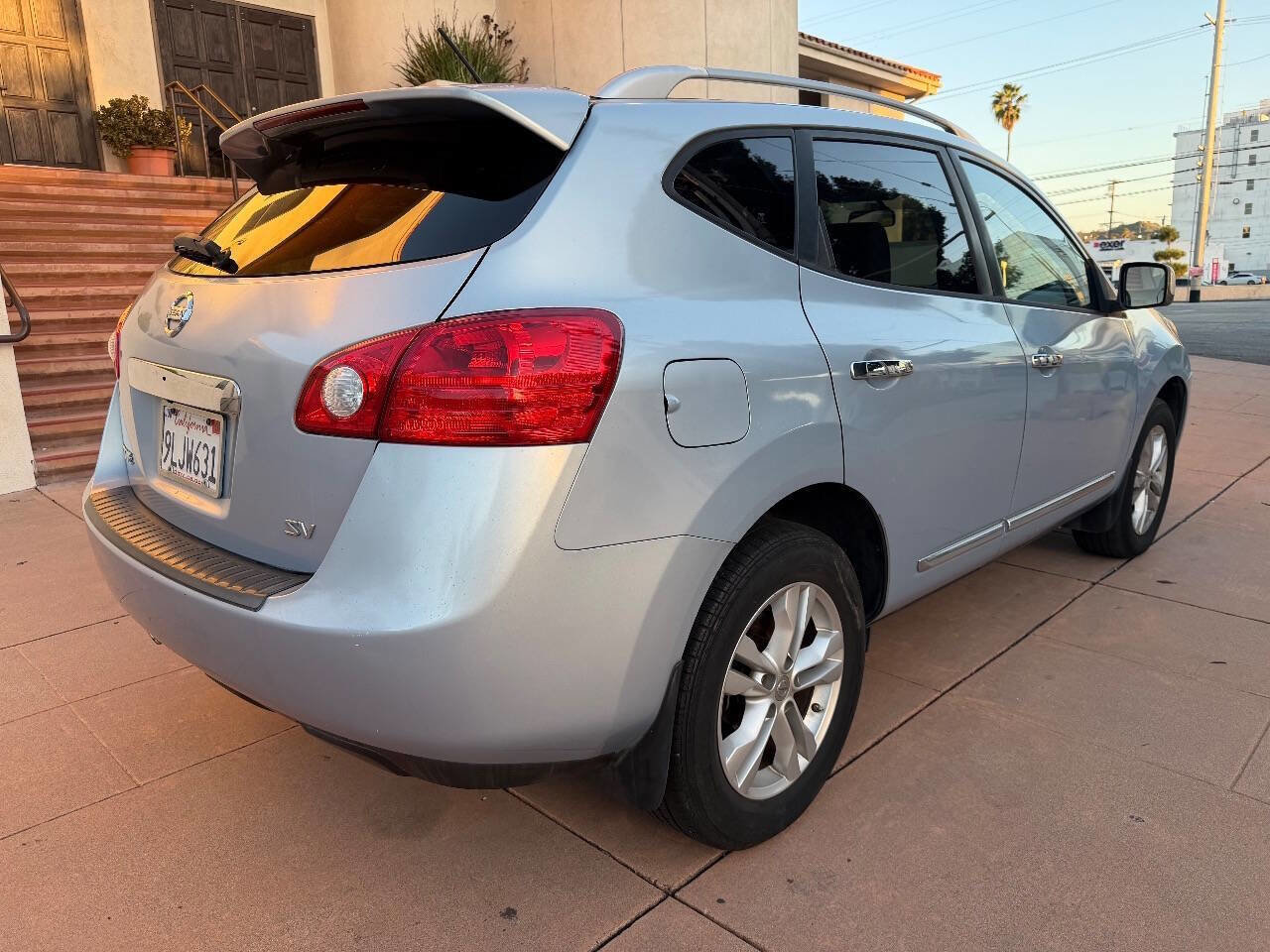 Used 2013 Nissan Rogue SV w/ Premium Pkg image 6