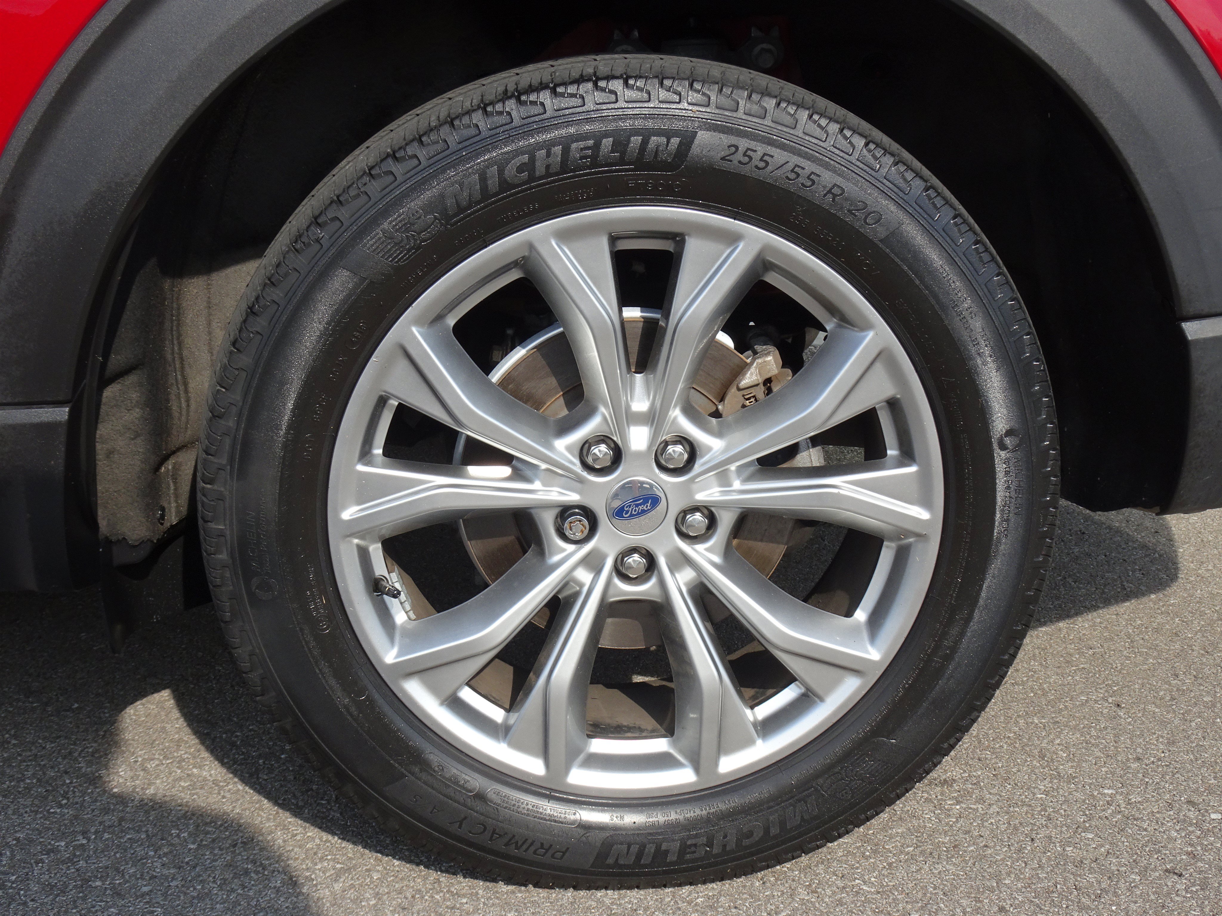 Used 2020 Ford Explorer XLT w/ Equipment Group 202A AWD/4WD image 27