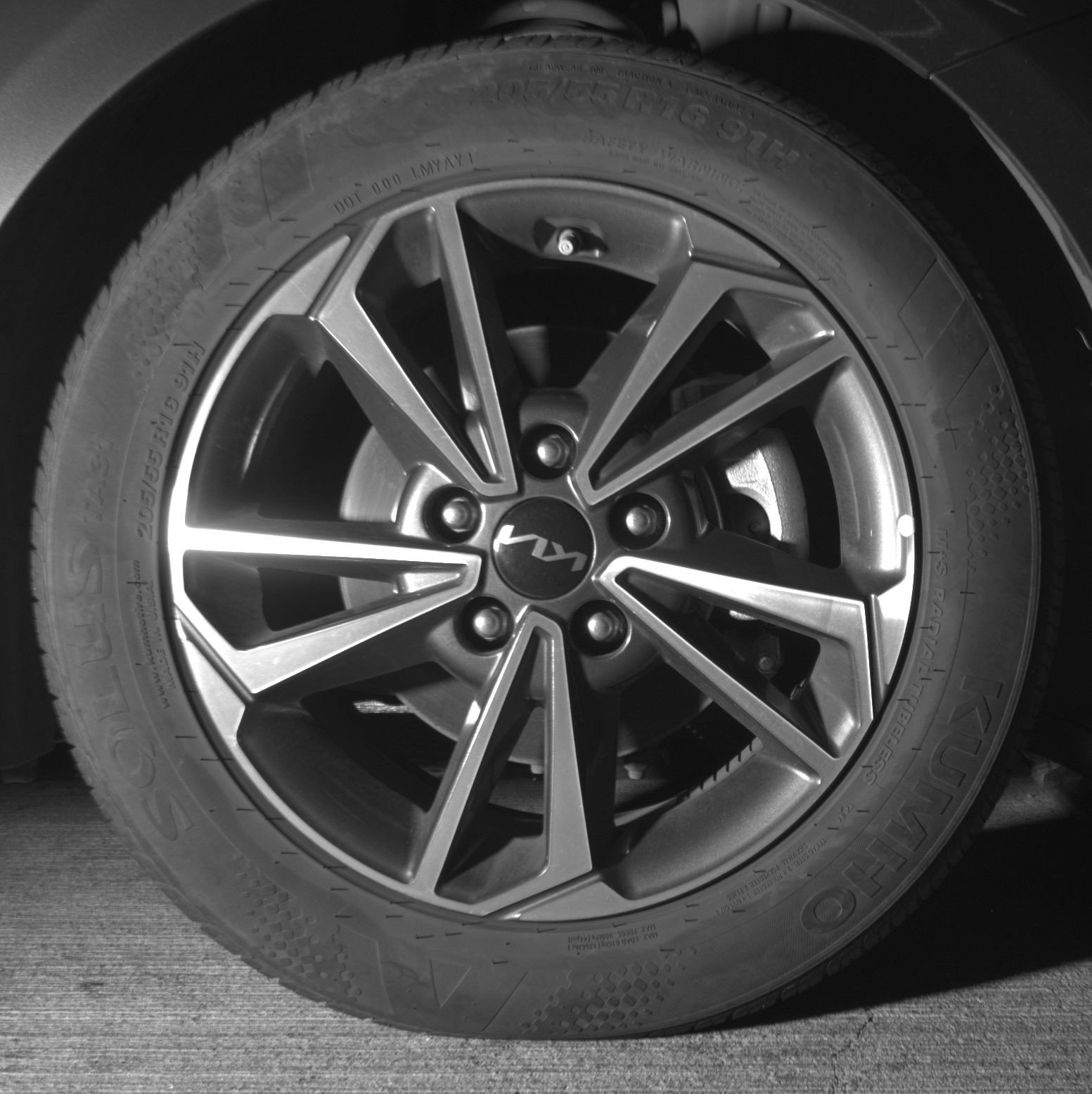 Used 2024 Kia Forte LXS image 13