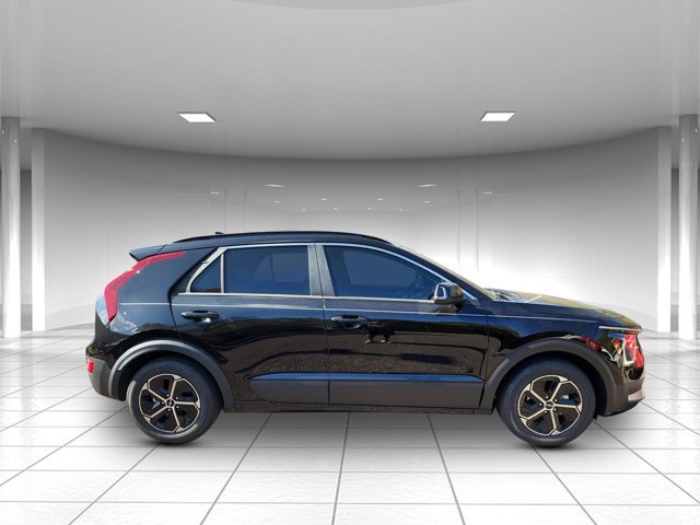 Used 2023 Kia Niro EX image 2