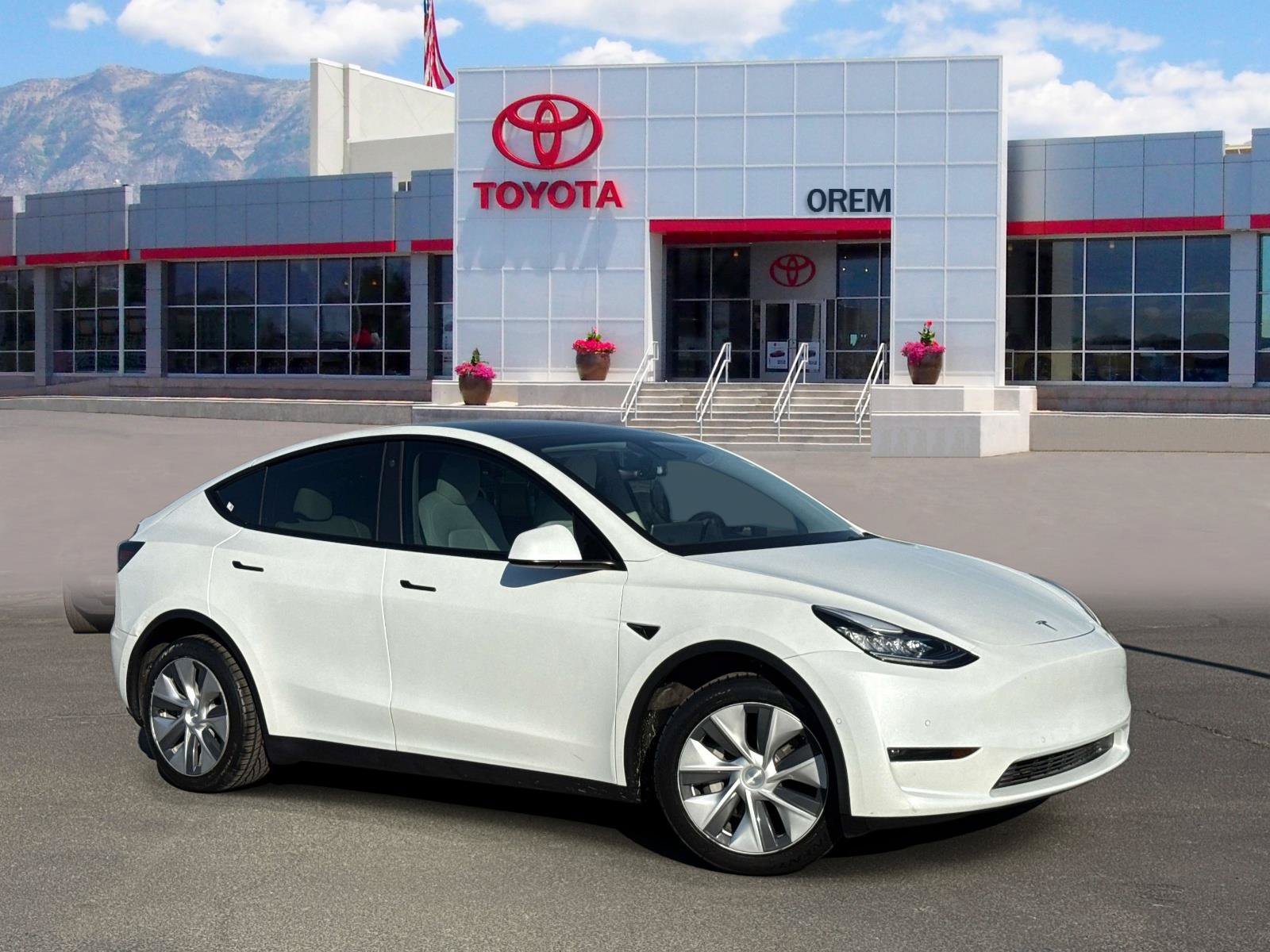 Used 2021 Tesla Model Y Long Range AWD/4WD image 1