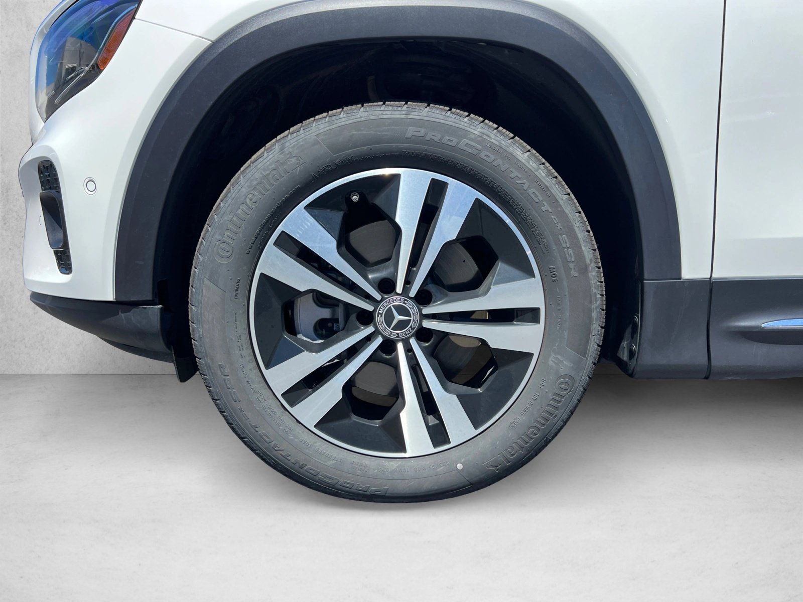 Certified 2026 Mercedes-Benz GLB 250 4MATIC image 9