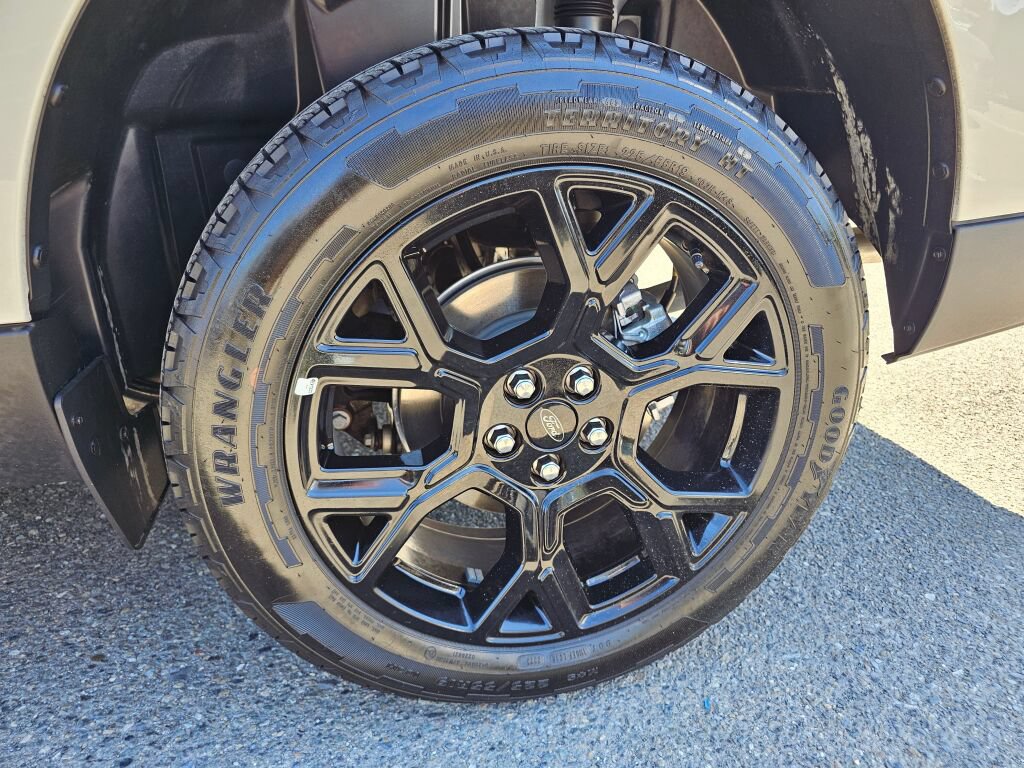 Used 2025 Ford Maverick XLT w/ XLT Luxury Package AWD/4WD image 9