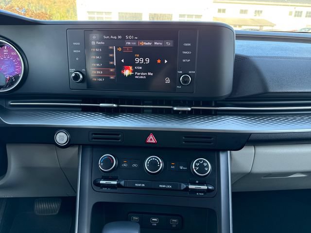 Used 2022 Kia Carnival LX FWD image 26