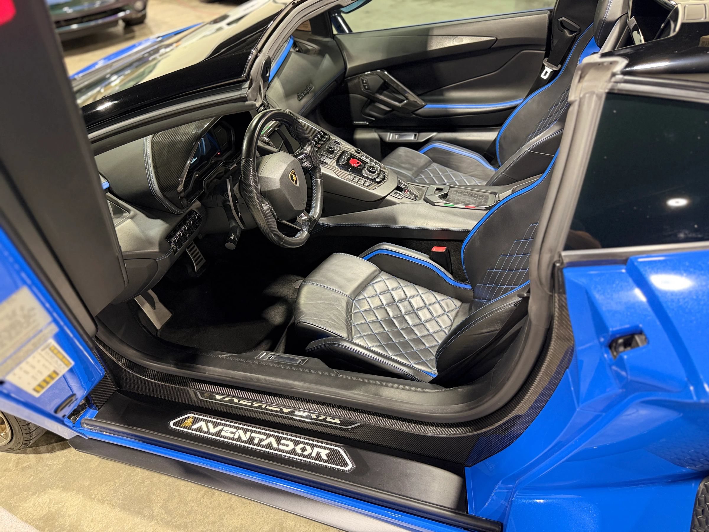 Used 2018 Lamborghini Aventador S AWD/4WD image 86