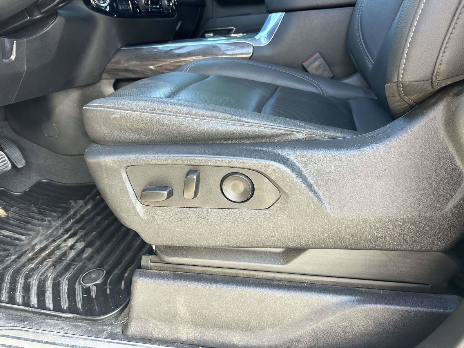 Used 2025 Chevrolet Silverado 2500 LTZ w/ LTZ Plus Package AWD/4WD image 18