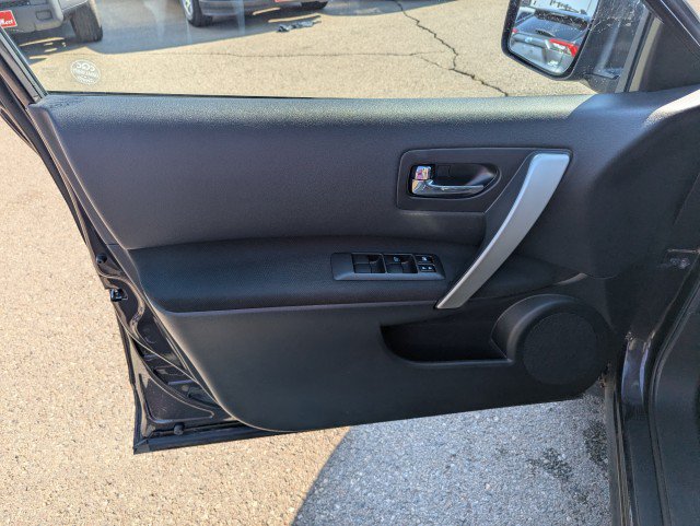 Used 2013 Nissan Rogue SV w/ Premium Pkg AWD/4WD image 9