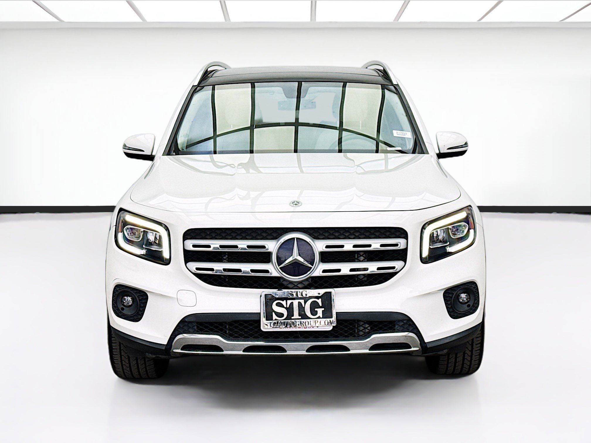 Used 2021 Mercedes-Benz GLB 250 image 2