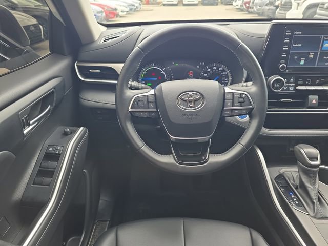 Used 2021 Toyota Highlander XLE image 14