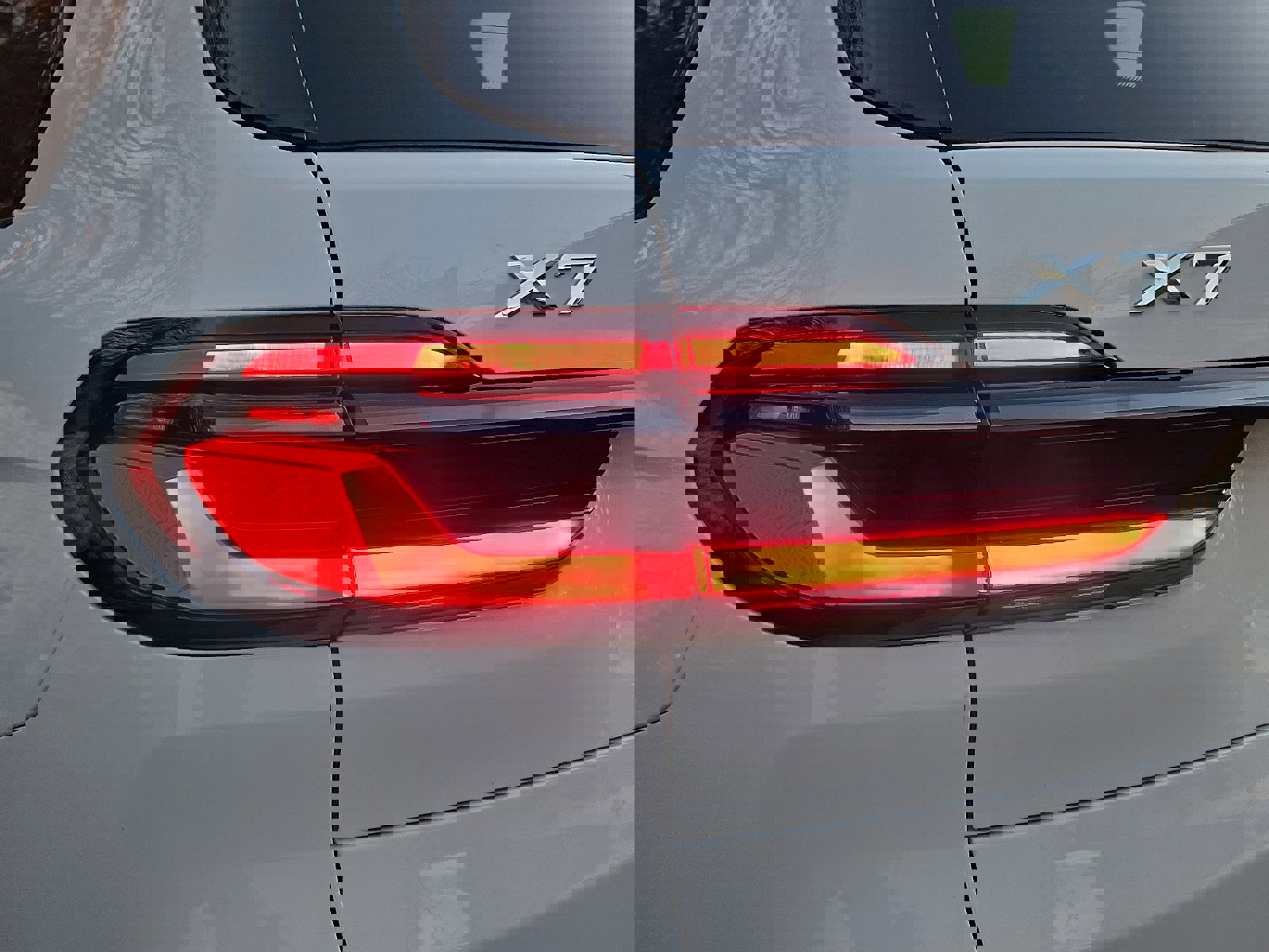 Certified 2025 BMW X7 xDrive40i w/ M Sport Package image 9