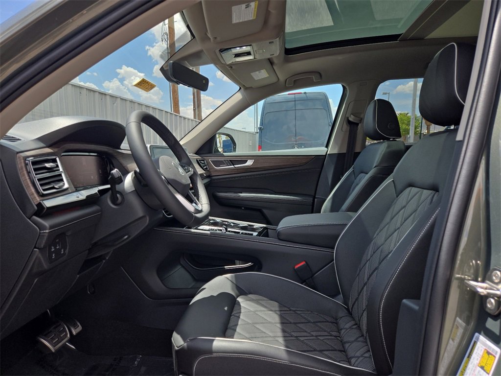 New 2025 Volkswagen Atlas SEL Premium R-Line image 18