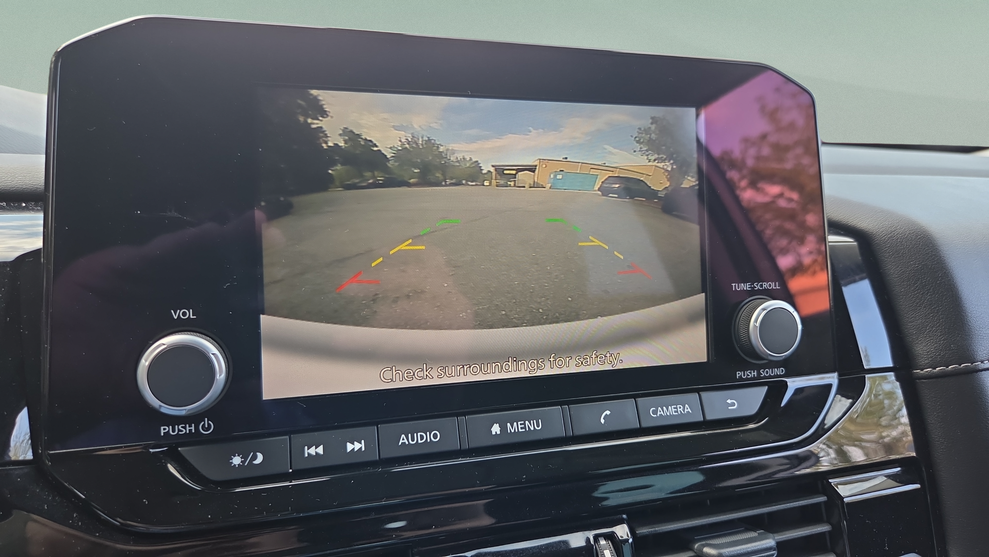 Used 2025 Nissan Pathfinder SV FWD image 20