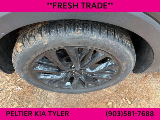 Certified 2022 Kia Telluride SX w/ Towing Package image 5