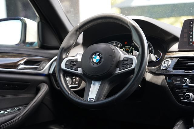 Used 2018 BMW 540i w/ M Sport Package RWD image 32