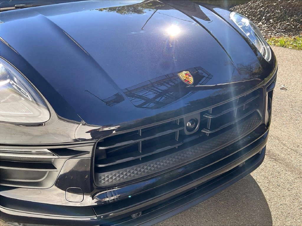 Certified 2023 Porsche Macan AWD/4WD image 32