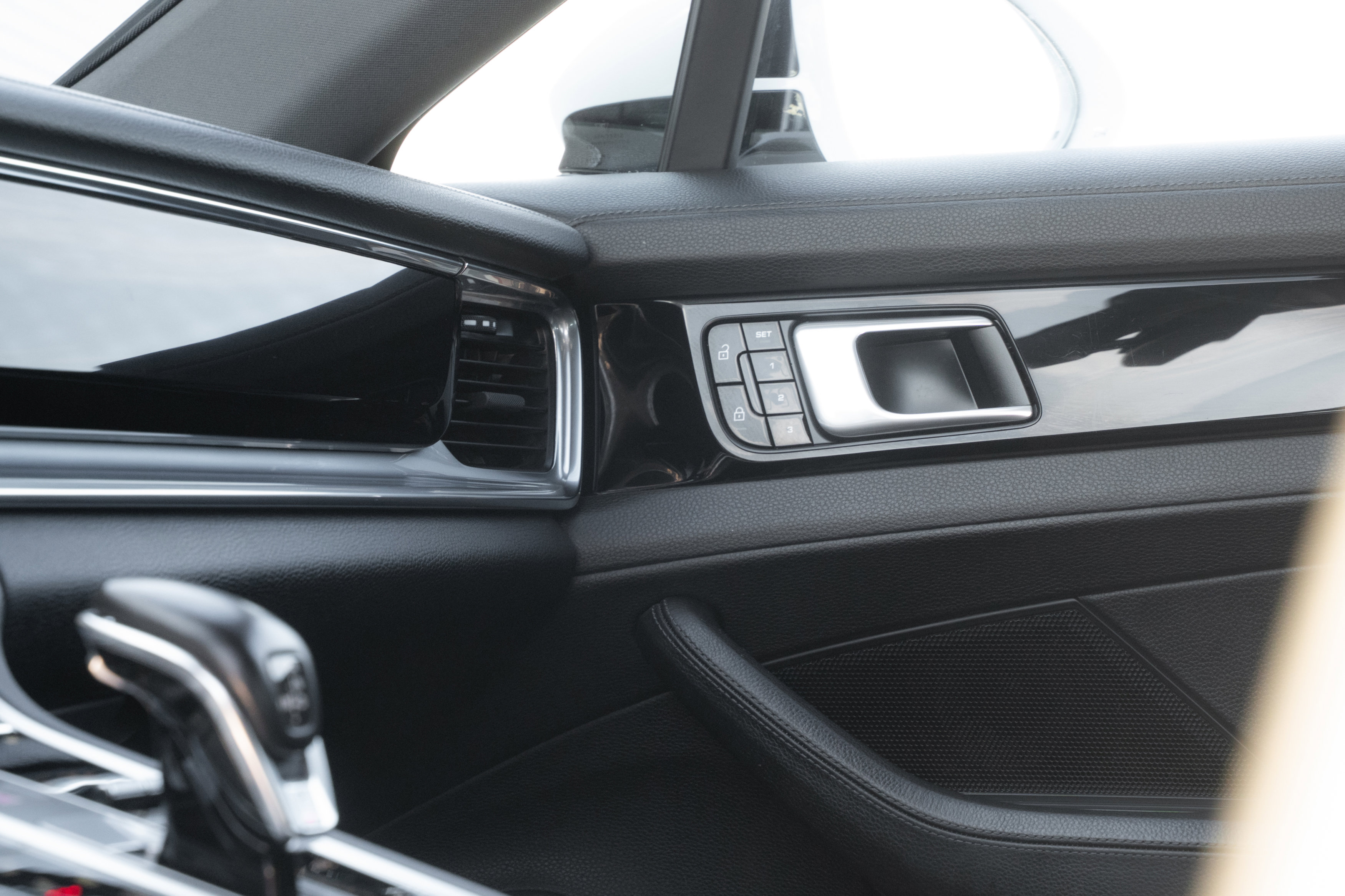 Used 2020 Porsche Panamera 4S image 16