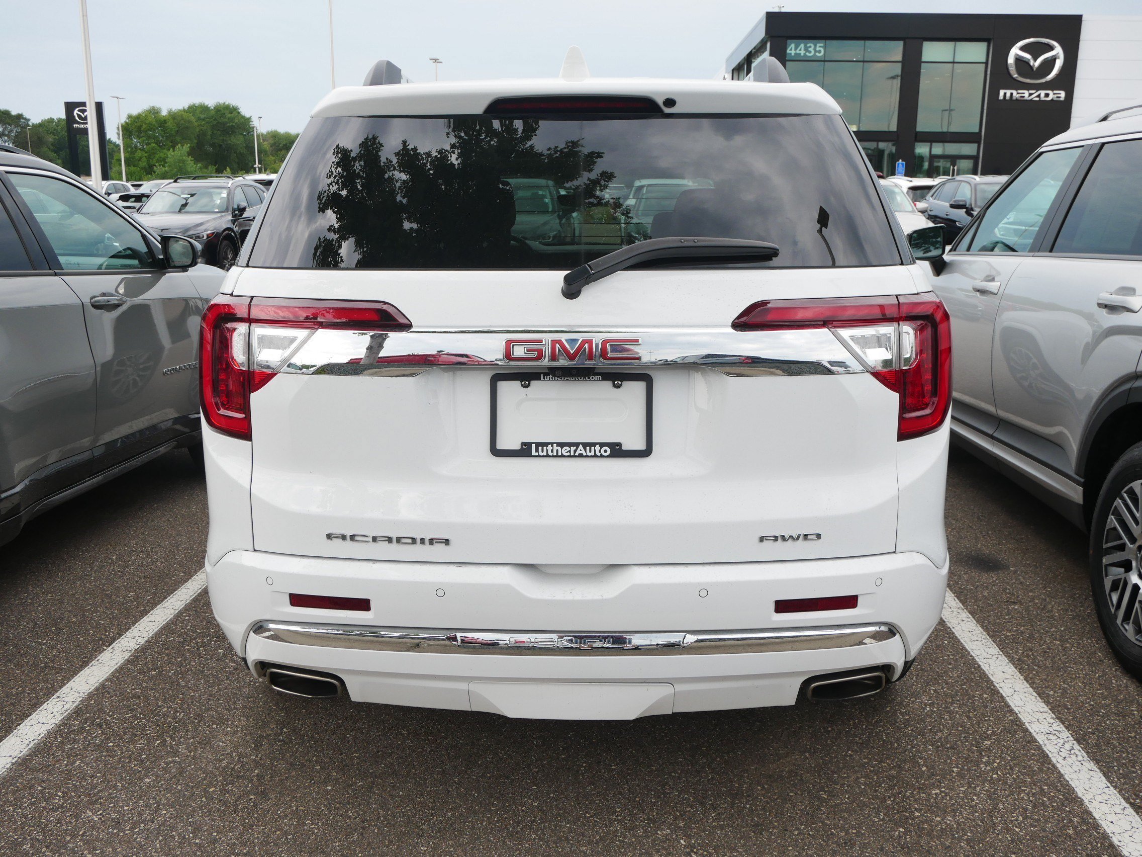 Used 2023 GMC Acadia Denali w/ Denali Ultimate Package AWD/4WD image 5