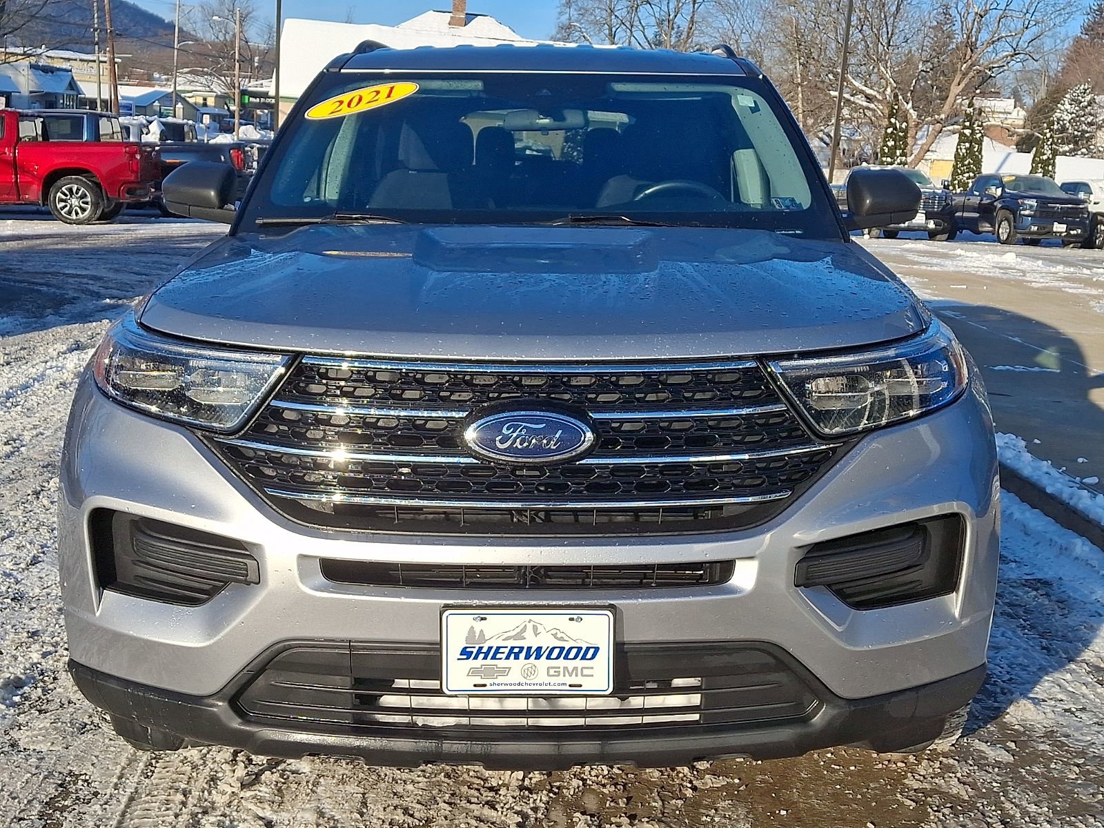 Used 2021 Ford Explorer XLT w/ Class III Trailer Tow Package image 2