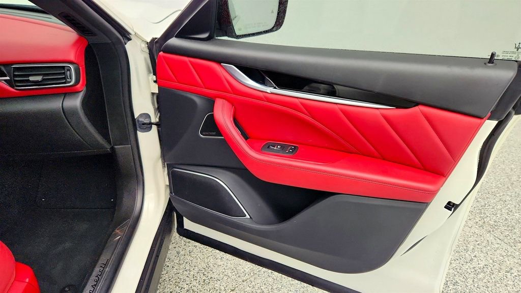 Used 2023 Maserati Levante GT image 27